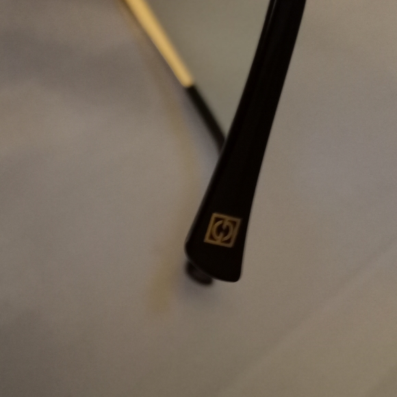 Beautiful Kat Eye Brown & Gold Sunglasses 🕶 - Picture 3 of 6